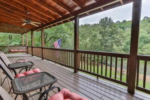 Mineral Bluff House | HEAVEN ON THE TOCCOA Where you will Enjoy the Sites and Sounds of the Toccoa River