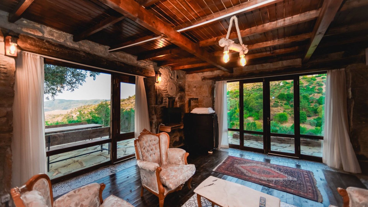 Bornova Hotel | Heaven's Gate
