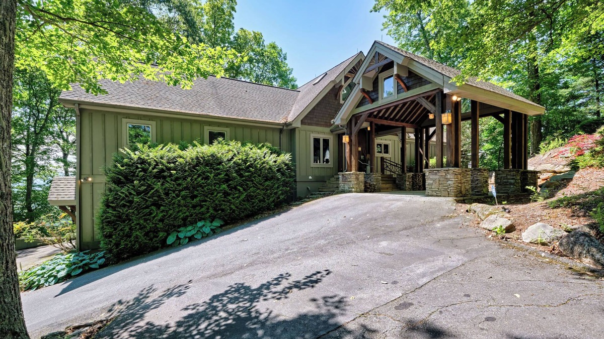 Cullowhee House | Heavenly Views - Luxury Mountain Home with Mountain and Lake views near Lake Glenville!