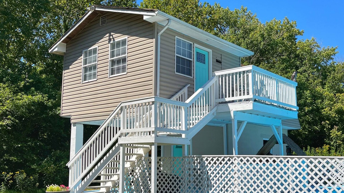 Luray Cabin | Heaven’s Oasis- Riverfront cabin with hot tub!