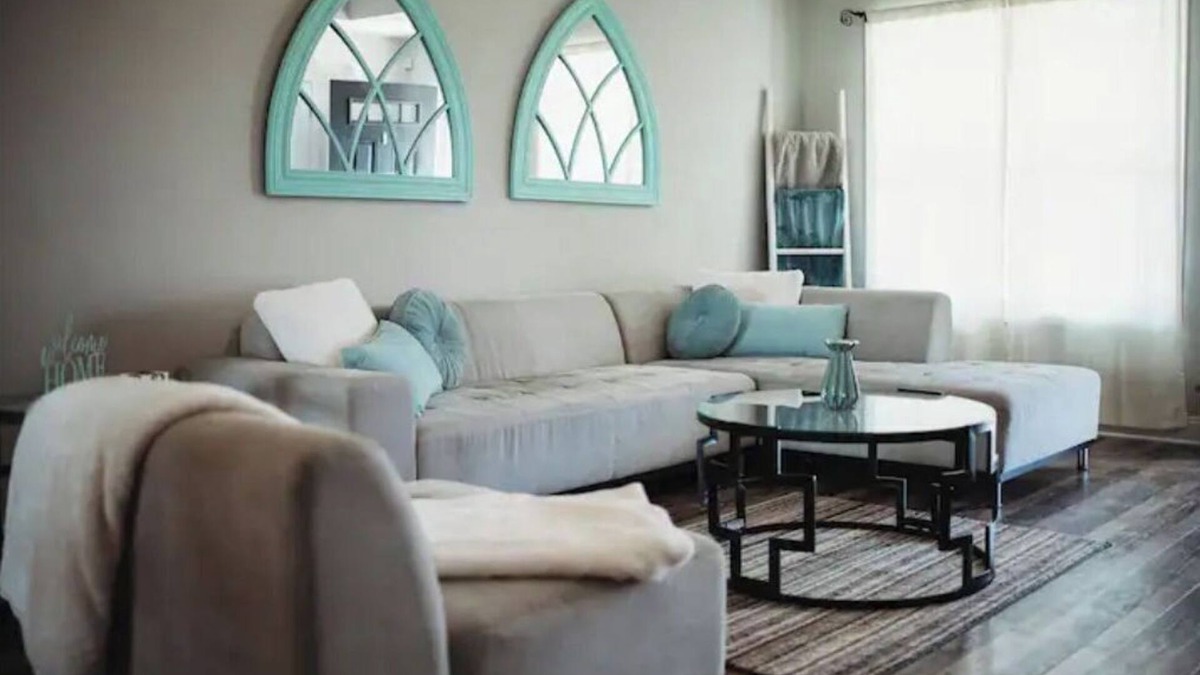 Clarksville House | HeavenScent Relaxation Home + Fire pit Area