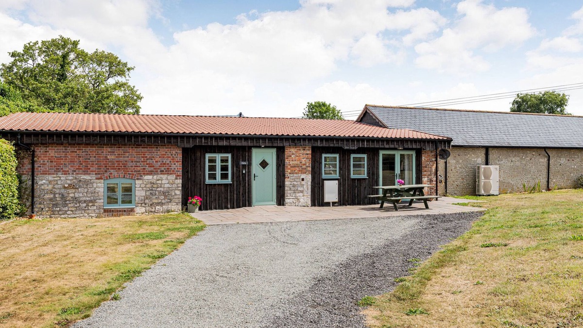 Maiden Newton House | HEBE, pet friendly, character holiday cottage in Maiden Newton