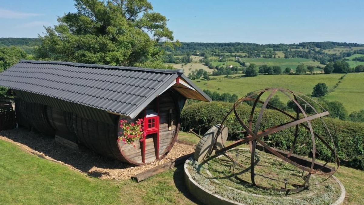 Vimoutiers Cottage | Hebergements Insolites Dans des Tonneaux. Gite le Coup de Foudre