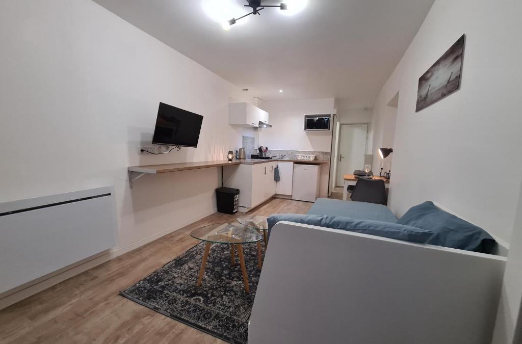Gex Apartment | HeberGenève : Aux pieds du château