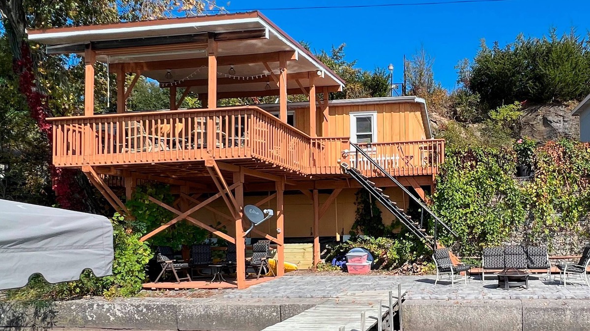 Town of Ledyard House | Heck-Of-A-Deck Lakehouse with Sunsets, and Kayaks, too!