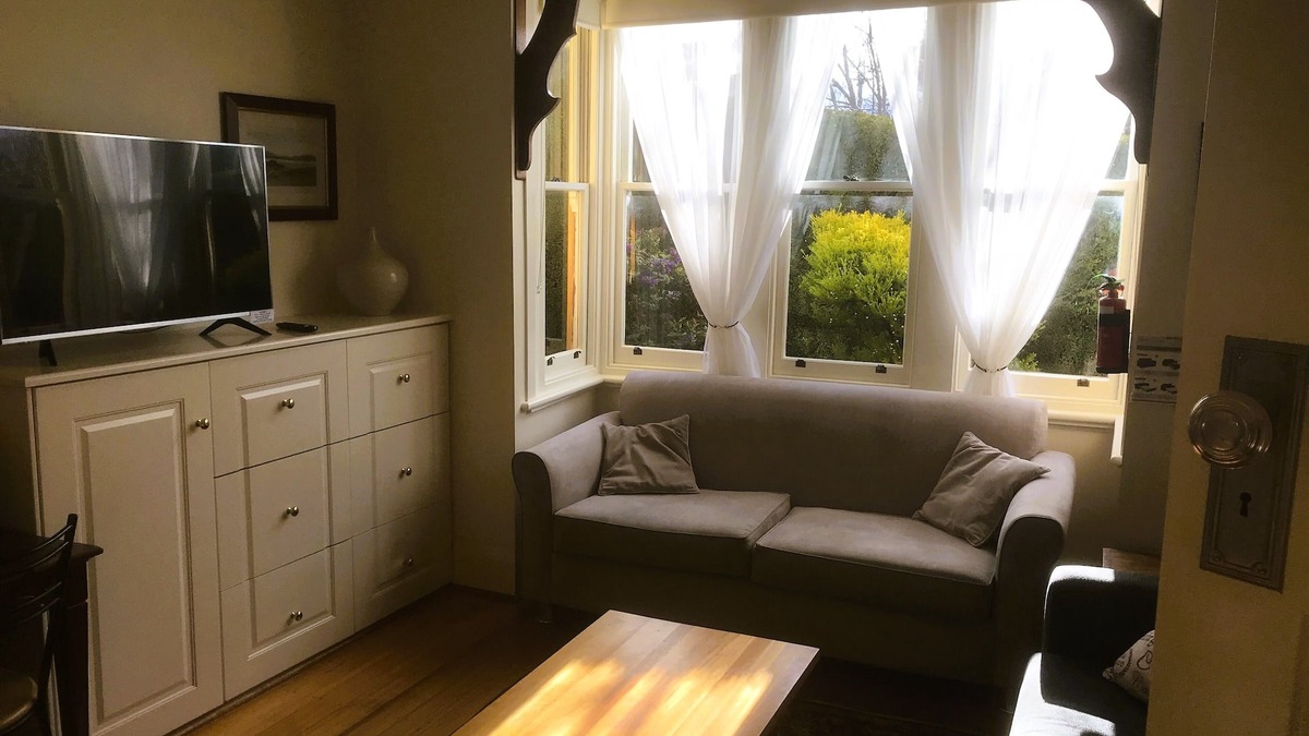 South Hobart Apartment | Hedge Cottage - nBelton Apartments South Hobart