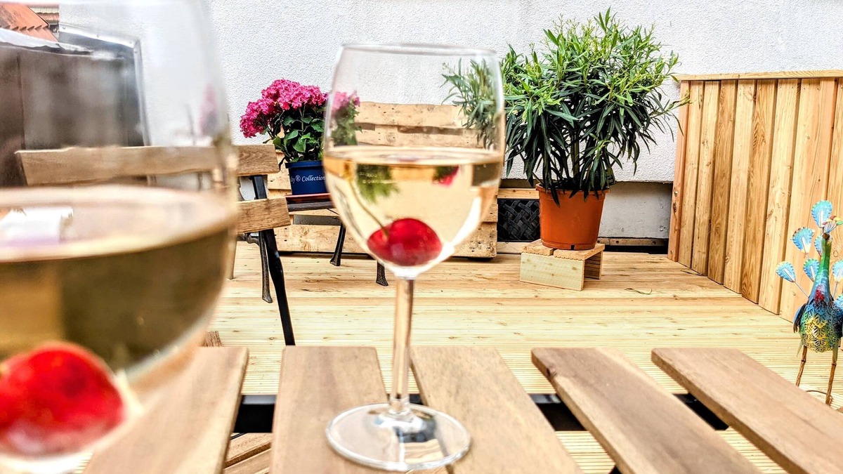 Uelzen Apartment | Heide Apartment ♣ With terrace and in the center ♣ Kitchen, Smart TV with Netflix