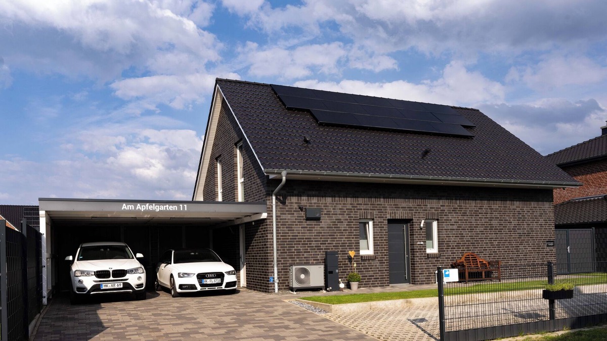 Reinsehlen House | HeideFunHaus 2 - Upscale vacation home for 18 people with sauna and hot tub.