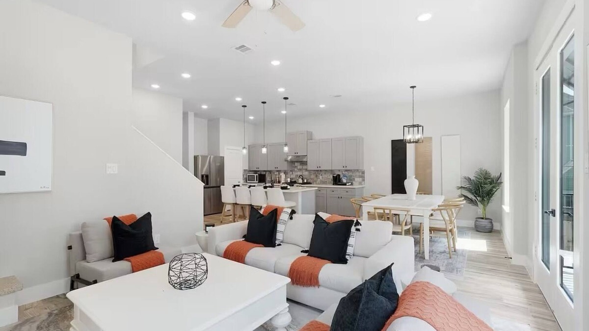 Greater Heights House | Heights House Centrally Located Luxury