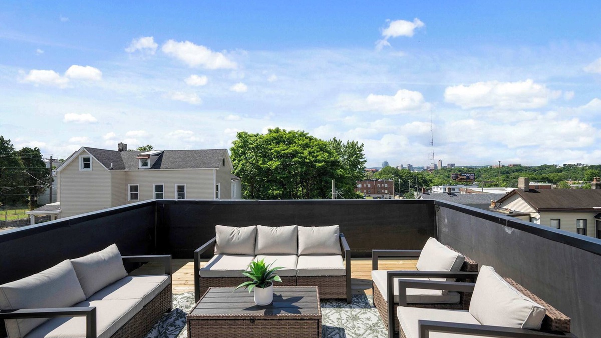 Walnut Hills House | Heights on Wayne by Blackhouse