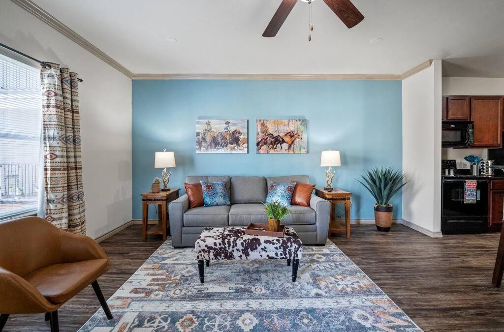 Downtown Oklahoma City Apartment | HEIRS VENTURES : WESTERN - 4mins from OKC Thunder Arena . King Bed . Pet Friendly . With Pool