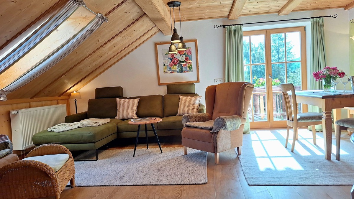 Wackersberg Apartment | Heissbauer Rosentraum, mountain view, central, ideal for excursions by foot, bike, car