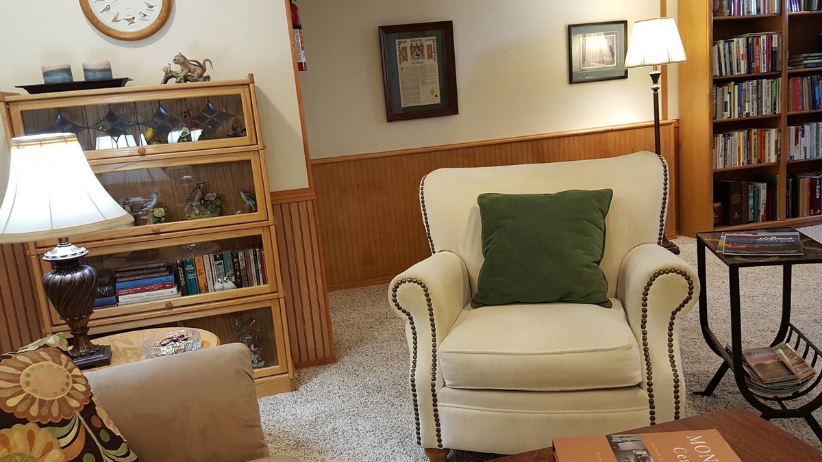 Helena Apartment | Helena's Best! Large, comfortable apartment near State Capitol.