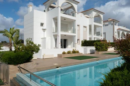 Quesada Apartment | Helgafell Olivos Courtyard Suite