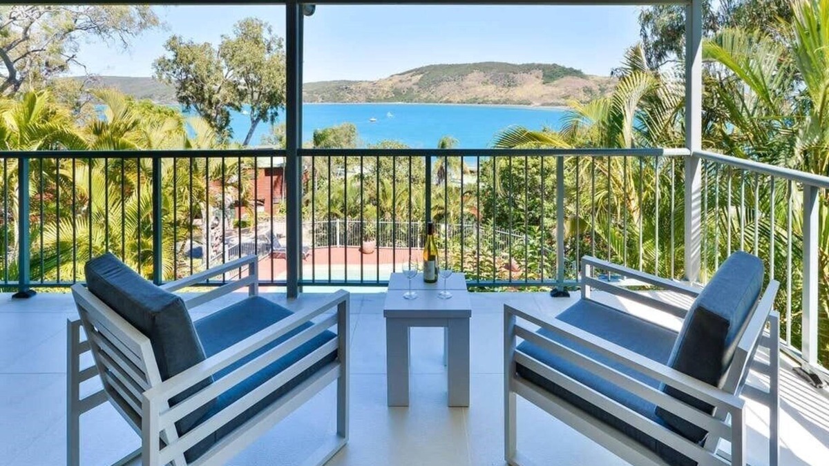 Hamilton Island Apartment | Heliconia Grove 8, Stunning Apartment on Hamilton Island