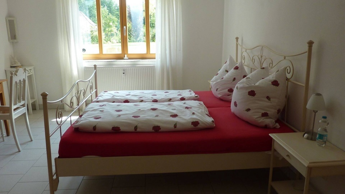 Eckersdorf Apartment | Helle Einliegerwohnung (80 m2) vor den Toren Bayreuths mit kostenfreiem WLAN