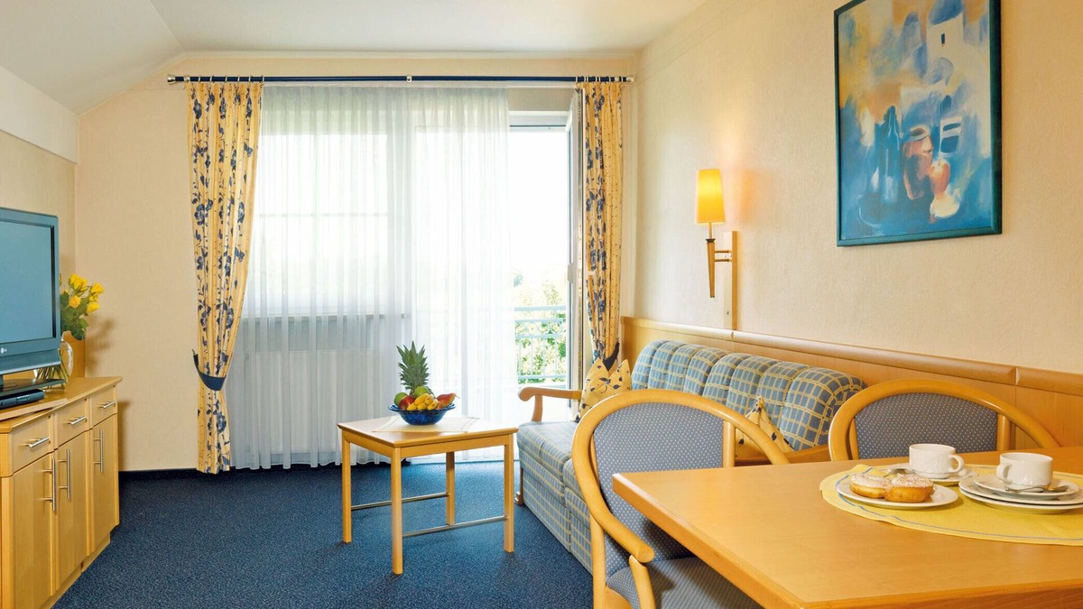 Riedenburg Apartment | Helle, gemütliche Suite mit großem Balkon und WLAN