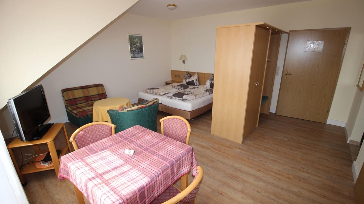 Untereisenheim Apartment | Helles Appartement im 1. Stock mit barrierefreier Dusche