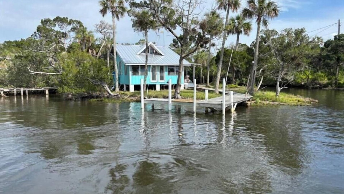 Homosassa House | Hellgate Island scallop house, boat access only
