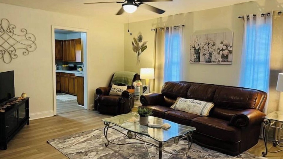 Port Arthur House | Hello Darling Comfy Cottage-Newly Remodeled