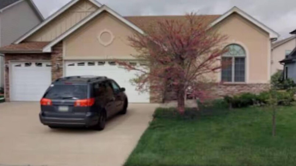 Urbandale House | Hello guests, welcome to our ranch house in a quiet neighborhood.