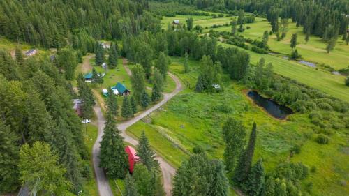 Clearwater Hotel | Helmcken Falls Lodge Cabin Rooms and RV Park