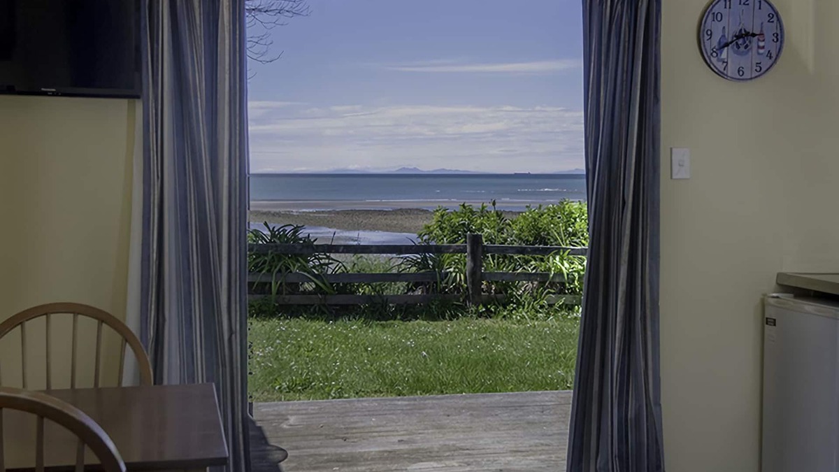 Tasman Cabin | Helme Holiday Middle Bach