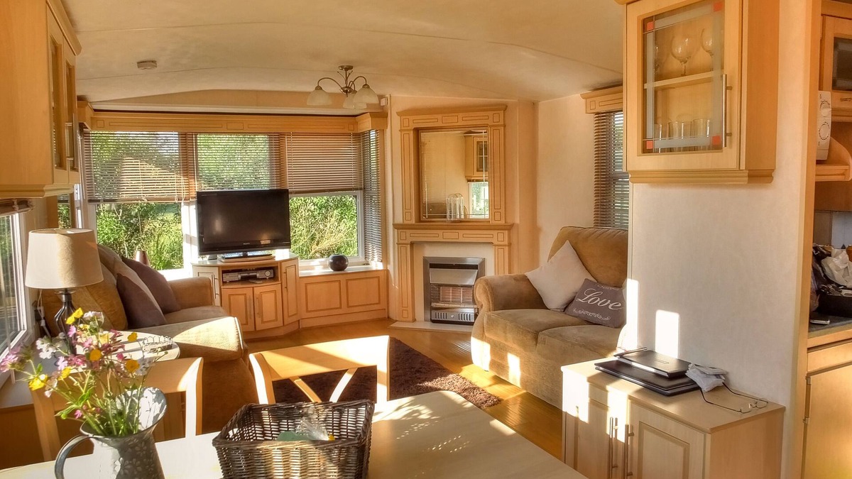 Rhoshirwaun Ski Chalet | Helyg Bach chalet nestled on the tip of the beautiful Llyn Peninsula