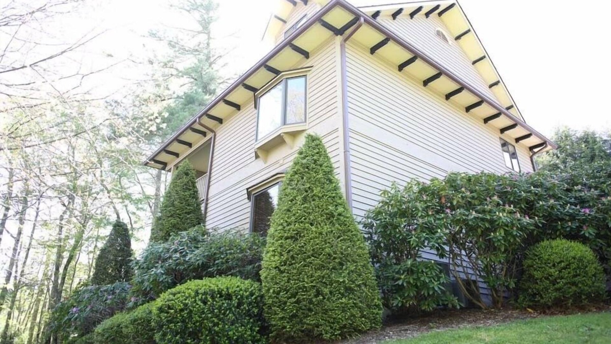 Blowing Rock House | Hemlock Haven #2 3BR/3BA Chetola Resort Condo in Blowing Rock