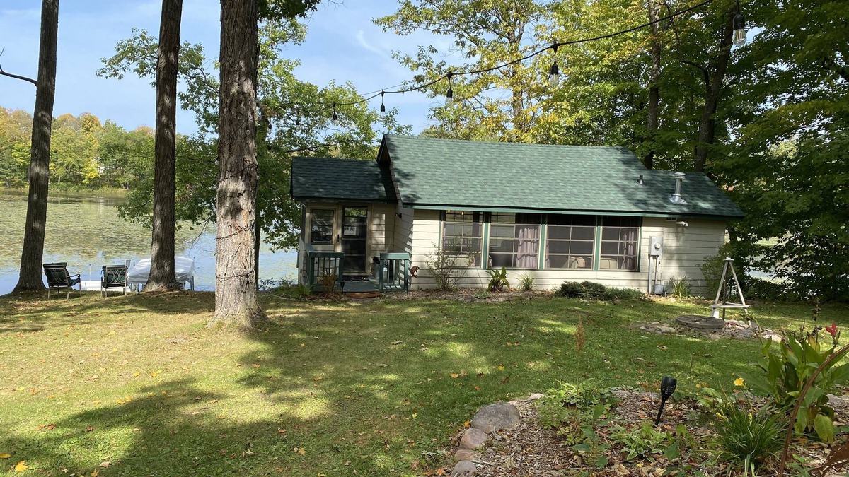 Brill Cottage | Hemlock Hide-A-Way Lakefront Cabin with Great Views!