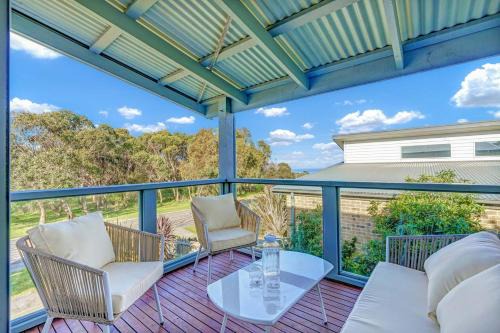 Sunset Strip House | Hemmet House - Calm Oasis & Refreshing Ocean Breeze