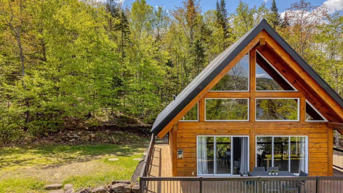 Mandeville House | Henö - Between lake & forest
