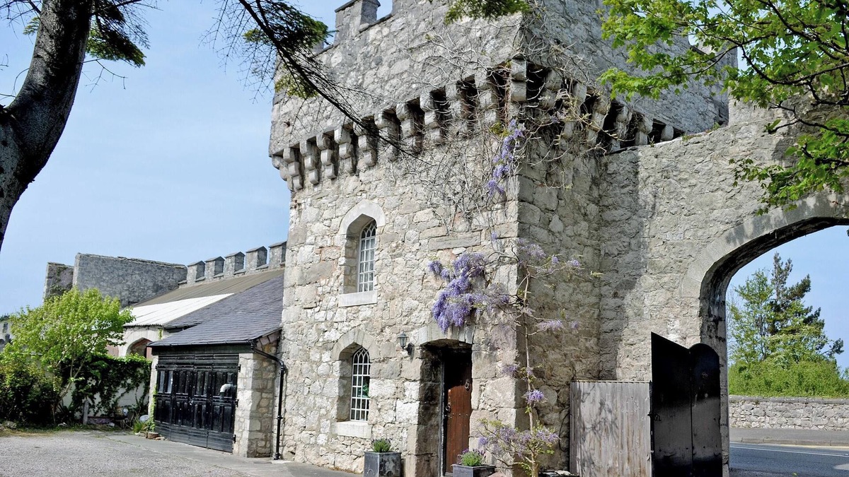 Rhyd-y-foel Cottage | Hen Wrych Hall Tower