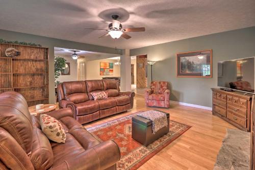 Hendersonville House | Hendersonville Home with Fire Pit 5 Mi to Downtown!
