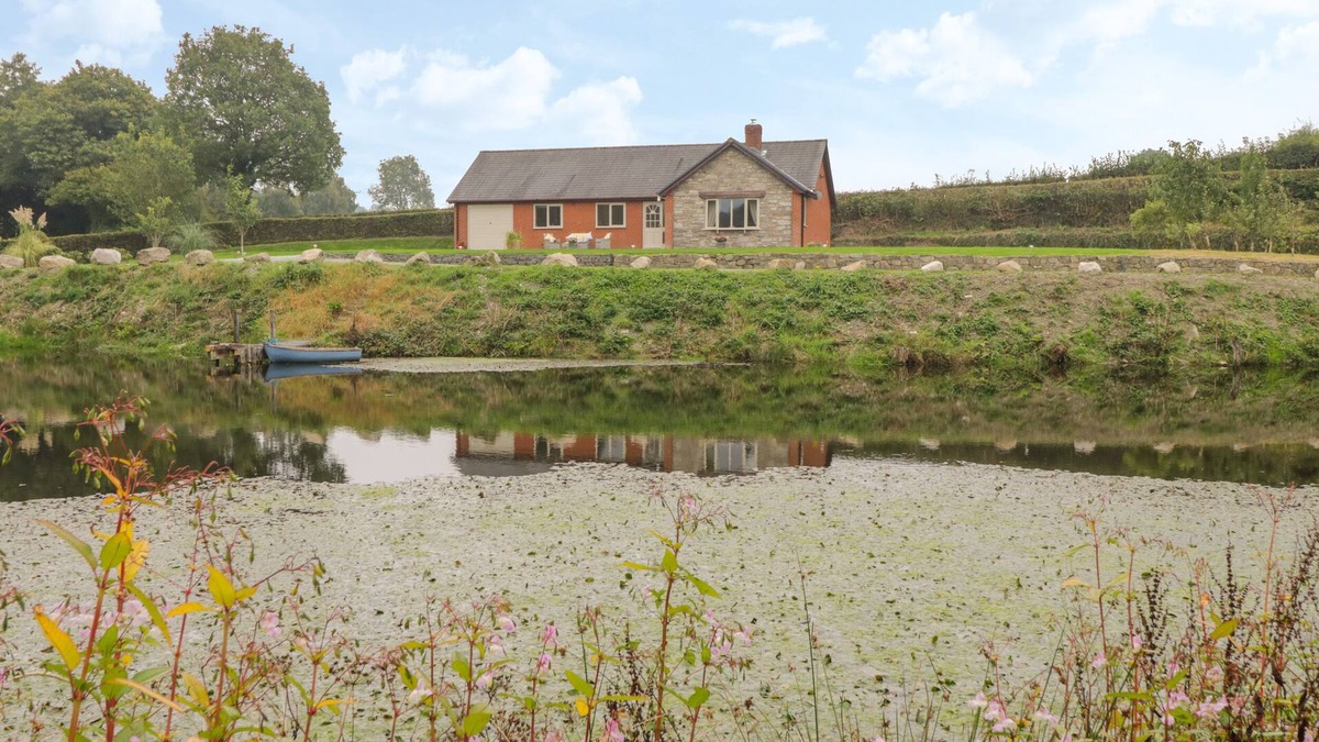 Pennant Melangell House | HENDRE, family friendly, character holiday cottage in Penybontfawr
