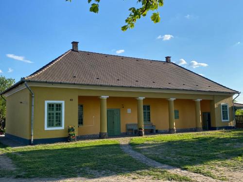 Szecseny Apartment | Hengermalom Kúria