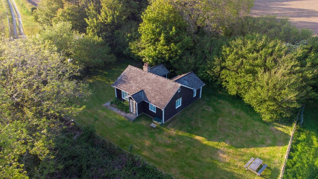 Felindre Farchog House | Henllys Lodge