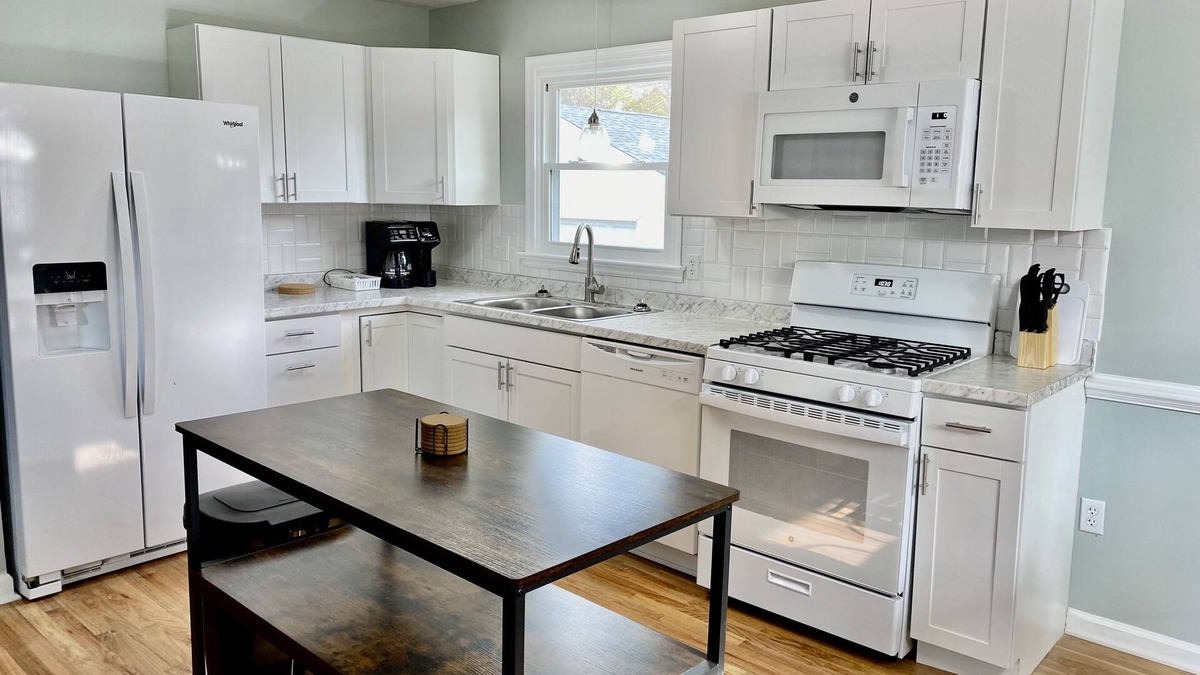 Laurel House | Henrico West End - Close to Short Pump & City