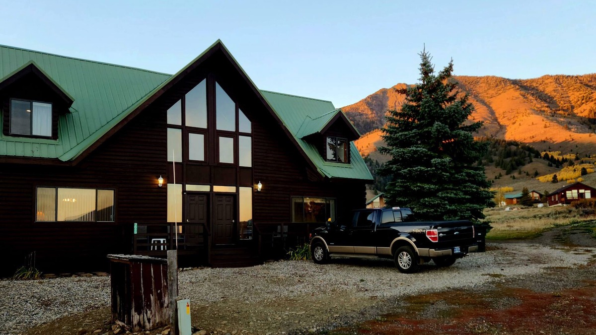 Island Park Cabin | Henry's Lake & Mountains Near West Yellowstone - B