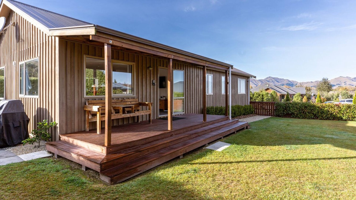 Hanmer Springs Cottage | HEPBURN HAVEN, family friendly, with a garden in Hanmer Springs