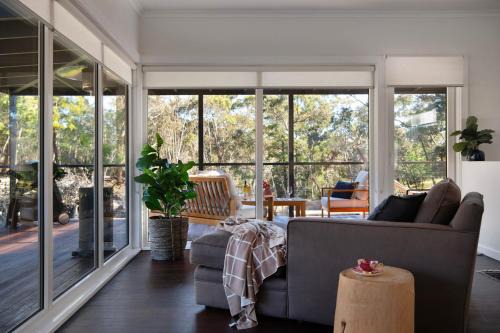 Hepburn Springs House | Hepburn Springs Retreat- stylish & light-filled