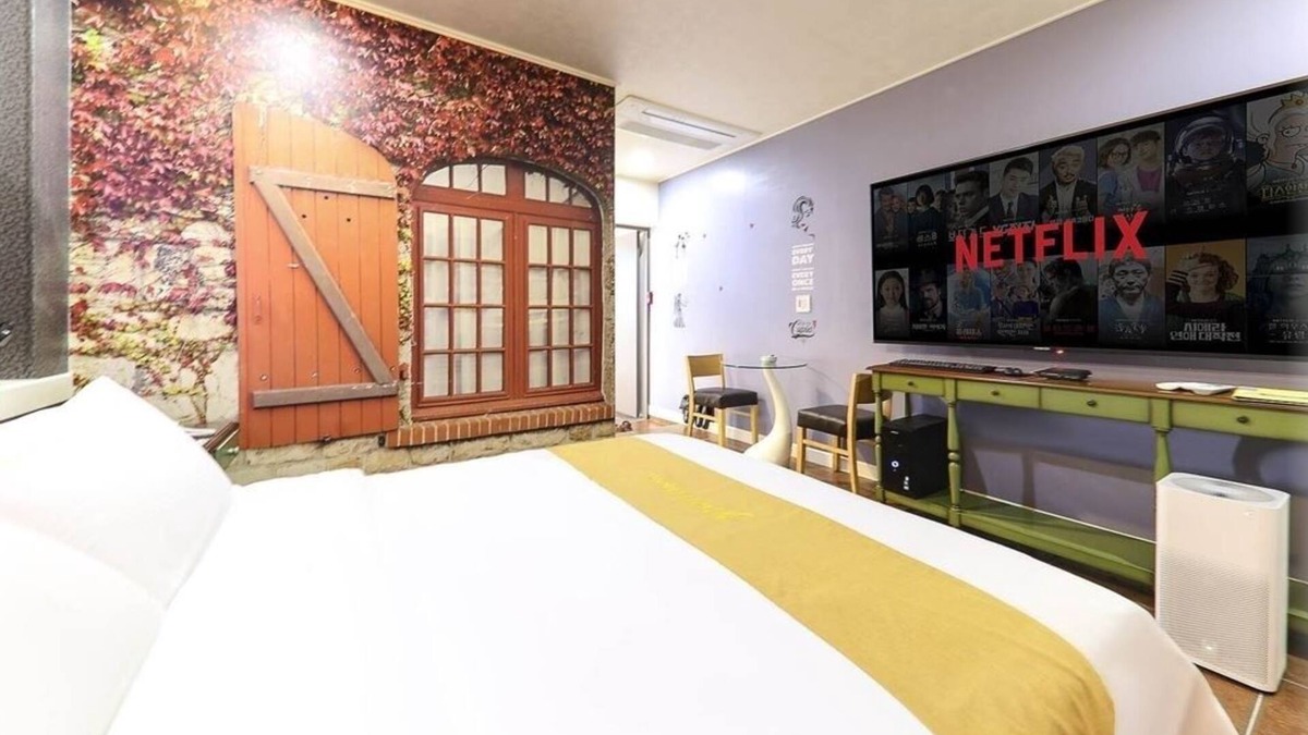 Downtown Hotel | HERA DRIVE IN HOTEL