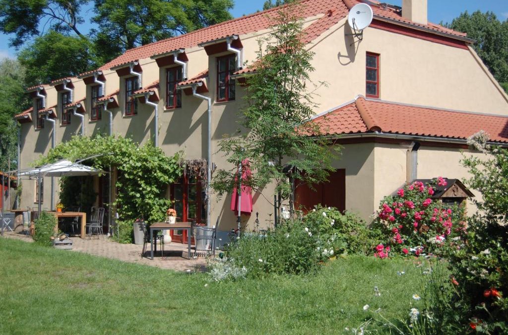 Behlitz House | Herberge Agape