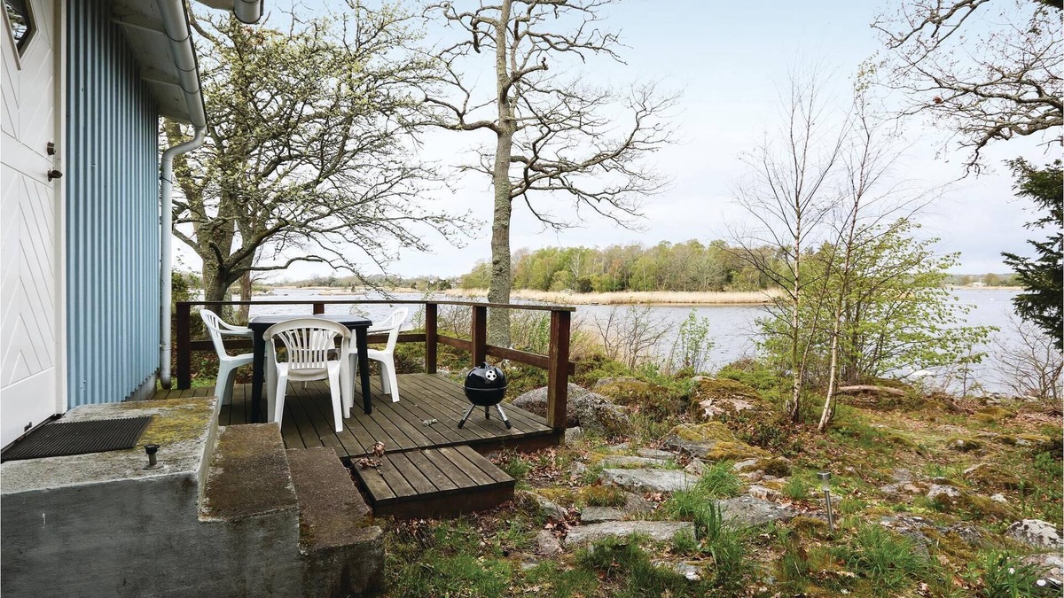 Ronneby House | Here on Karön in the fish-rich archipelago of Blekinge lies this beautiful cottage not far from the