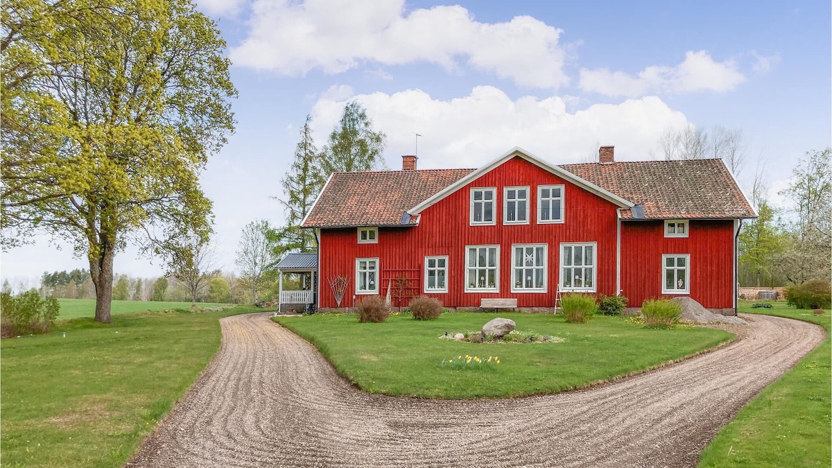 Ostansjo Apartment | Here you can live in a converted old school.