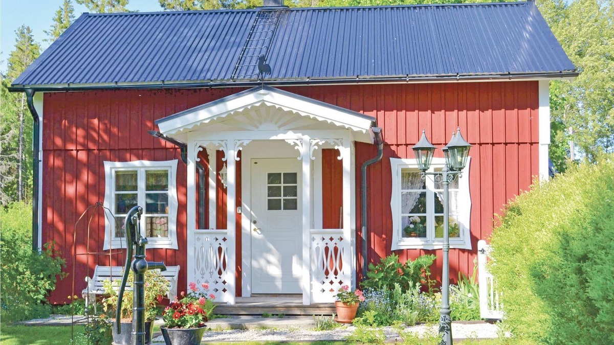 Asensbruk House | Here you will find a charmingly furnished small house just 300 m from lake Åklången.