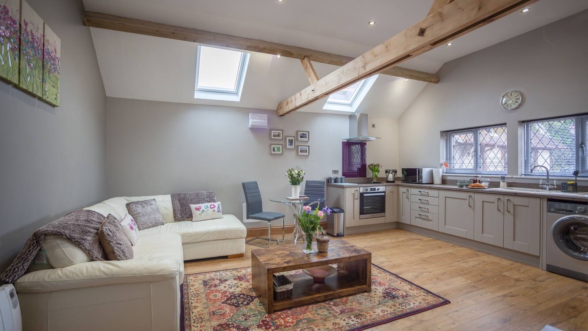 Hereford Apartment | HEREFORDSHIRE – Little Oak: Charming Rural Cottage, Sleeps 2, Cozy Getaway