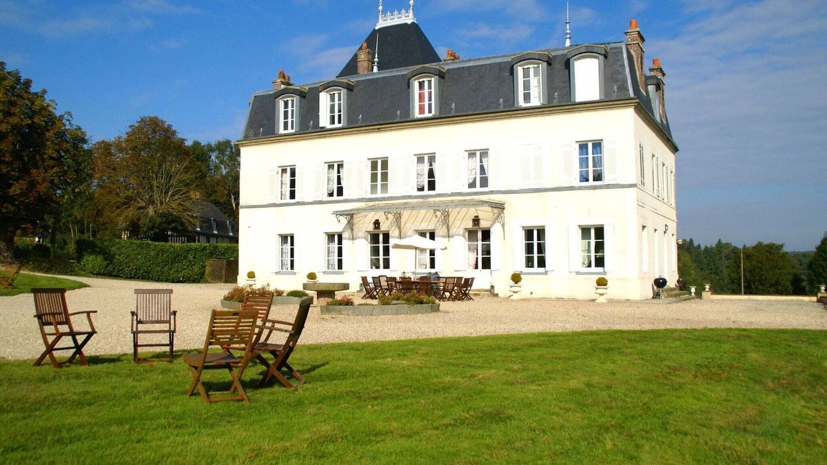Asnieres Other | Heritage Castle in Asnières with Garden