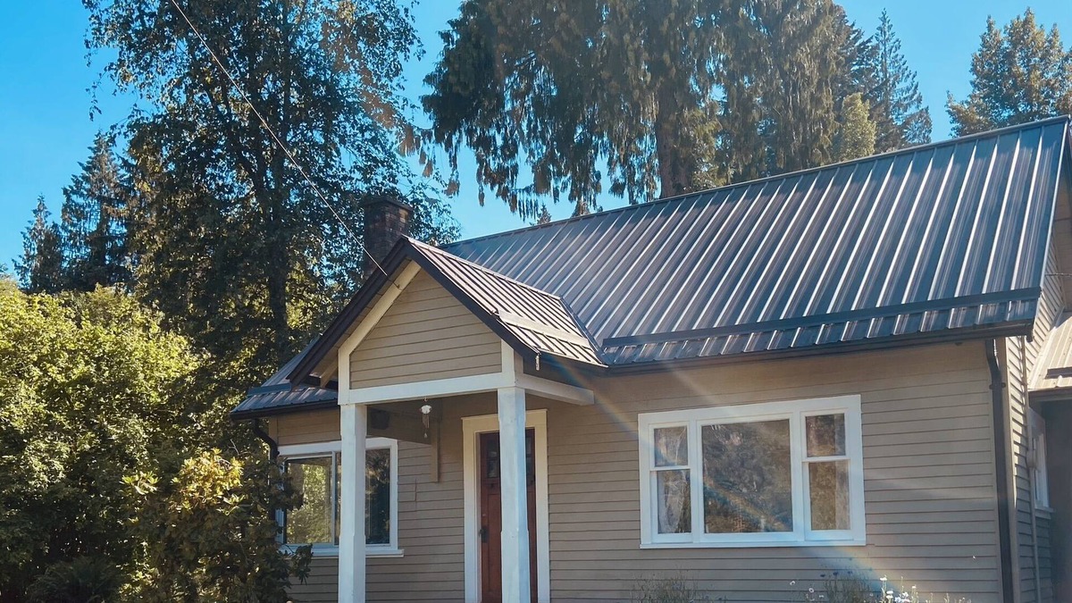Courtenay Cottage | Heritage Cottage on the Creek