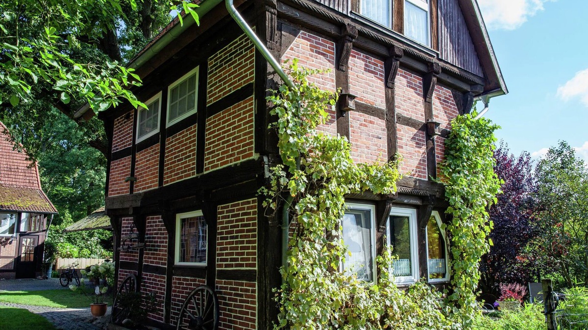 Nordburg House | Heritage Holiday Home In Wienhausen near River